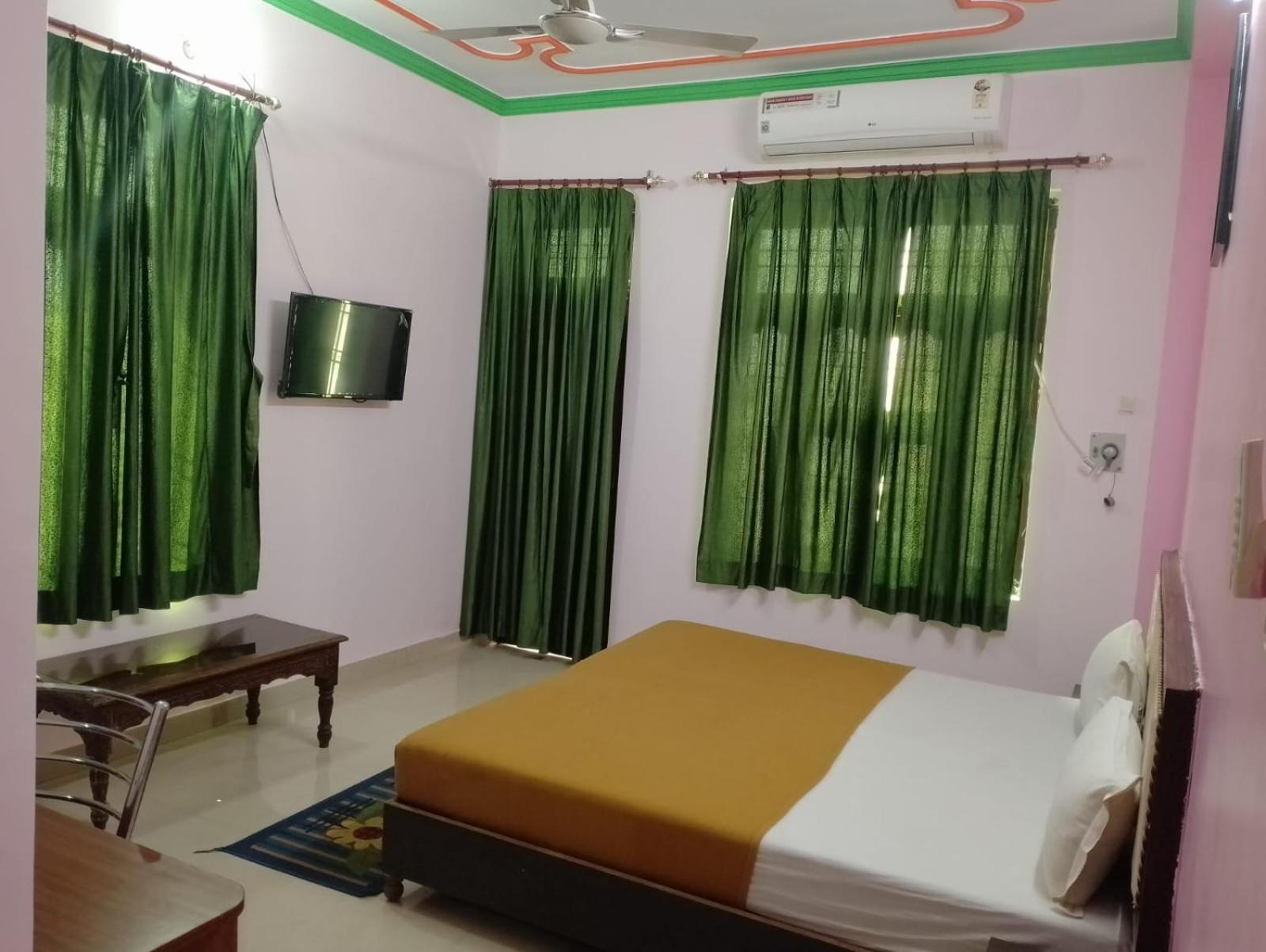 Varuna Palace Varanasi , Near Mandir & Ghat'S Eksteriør bilde
